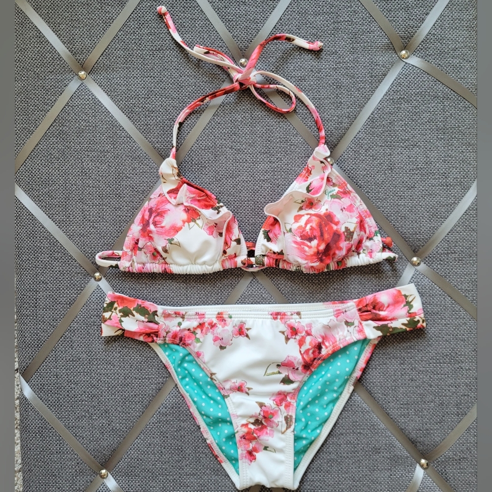 NWOT Guess floral 2 piece bikini set swimsuit